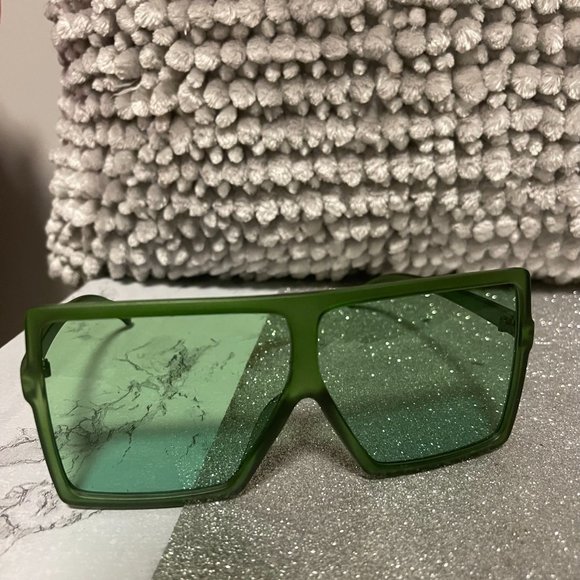 oversized sunglasses - Picture 10 of 13